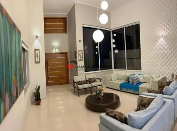 Casa · 600m² · 3 Quartos · 6 Vagas · Sobrado em Tanque