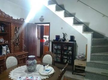 Casa · 238m² · 3 Quartos · 2 Vagas · Sobrado em Centro
