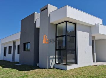 Casa · 140m² · 3 Quartos · 2 Vagas · ENCANTE-SE COM ESSA AMPLA E AREJADA CASA DE ESQUINA!
