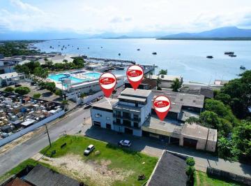 Apartamento · 900m² · Prédio com 3 Aptos. e 04 lojas comerciais