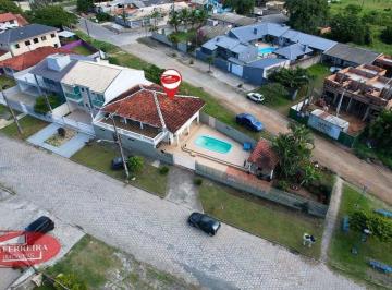 Casa · 250m² · 4 Quartos · 4 Vagas · Sobrado com 04 quartos e Piscina a 700m da Praia