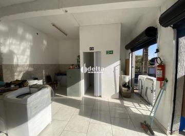 Casa · 300m² · 3 Quartos · 3 Vagas · Casa residencial disponível para venda no bairro Maravilha em Uberlândia-MG