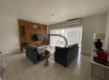 a1eb6c1feb2ccb6fe3a33374938c519e5d5b5470 · Apartamento pé na grama