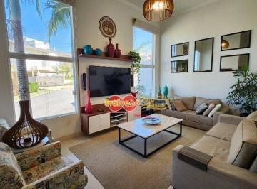 d2f6ad24f97dd4423434f996a1d79228784d7d18 · Casa Residencial / Condomínio Itatiba Country Club