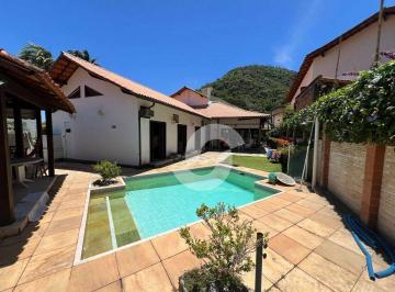 e9f0faf8cebc46a7dd702497ac25f1825f56dcf7 · Casa em Cond. 4 qts 2 suites à venda, 300m² - Itacoatiara - Niterói/RJ.