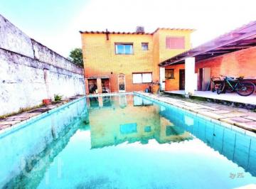 246cd93f · Casa, 3 dormitórios, 252 m², em Guarujá
