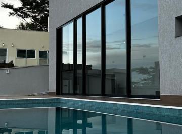 Casa · 484m² · 3 Quartos · 8 Vagas · Sobrado Luxuoso no Portal do Sol Mendanha