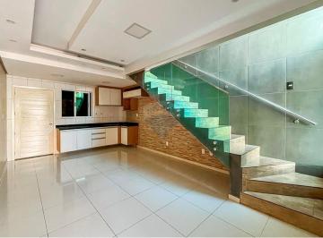 Casa · 67m² · 2 Quartos · 1 Vaga · Sobrado com cozinha sob medida