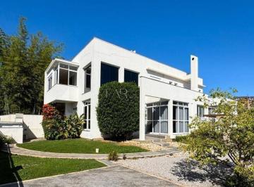 Casa · 6 Quartos · 2 Vagas · Casa com 6 quartos sendo 4 suítes à Venda, Cacupé - Florianópolis