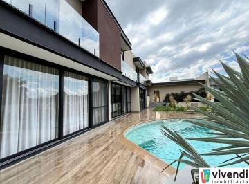 Casa · 290m² · 3 Quartos · 3 Vagas · CASA COM 3 QUARTOS E PISCINA NO BRISAS JUNDIAÍ, JARDIM DAS SAMAMBAIAS!