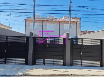 Casa · 70m² · 2 Quartos · 2 Vagas · Sobrado frontal com quintal