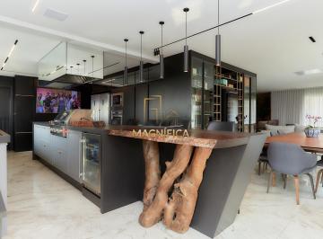 Apartamento · 271m² · 4 Quartos · 4 Vagas · Apartamento.Este luxuoso apartamento localizad