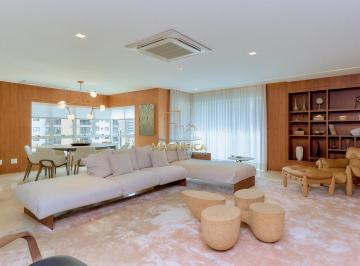 Apartamento · 223m² · 4 Quartos · 3 Vagas · Apartamento com 4 suítes à venda no Água Verde