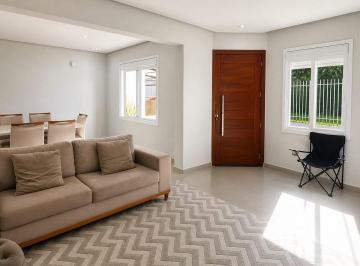 Casa · 160m² · 3 Quartos · 1 Vaga ·
Sobrado à venda no bairro Parque Oásis