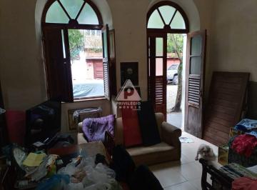 Casa Jardim Botânico · No Jardim Botânico: Ótima casa de rua composta de sala, espaçoso quarto, ampla cozinha, banheiro soc