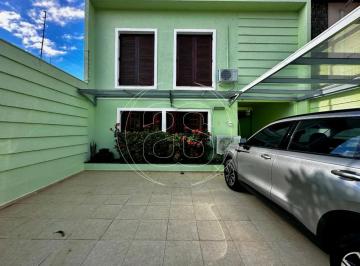 Casa · 219m² · 3 Quartos · 3 Vagas · Casa com 219 m² e 3 quartos à venda e aluguel em Parque Colonial