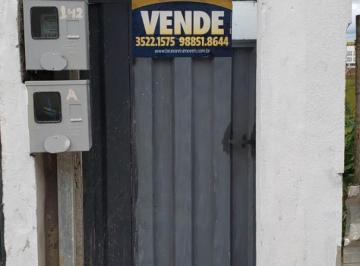 Casa · 2 Quartos · casa com amplo espaço externo