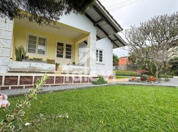 Casa · 169m² · 3 Quartos · 1 Vaga · Casa com amplo terreno no centro de Pomerode!