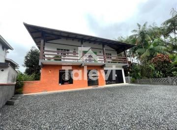 Casa · 1587m² · 4 Quartos · 3 Vagas · Casa com 2 Pavimentos Próximo ao Komprão – Testo Rega de Pomerode