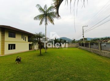 Casa · 350m² · 3 Quartos · 2 Vagas · CASA MOBILIADA COM PISCINA EM BAIRRO CHARMOSO DE POMERODE