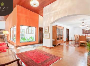 Casa · 774m² · 7 Quartos · 10 Vagas · Viva com o conforto de uma chácara, dentro da cidade, nesta linda casa térrea no Jardim Social em Cu