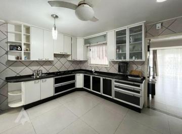 Casa · 285m² · 4 Quartos · Oportunidade no Bairro Salto do Norte – Residencial e/ou Comercial