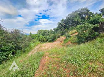 Terreno · 620m² · Amplo terreno à venda no bairro Garcia! Com 620m² de área total e 13 metros de frente.