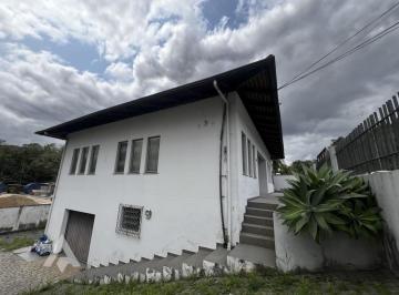 Casa · 145m² · 2 Vagas · Casa comercial para Locação por R$ 6.000,00-Bairro Salto do Norte-Blumenau/SC