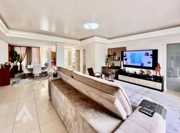 Casa · 376m² · 5 Quartos · 4 Vagas · Linda casa com móveis sob medida à venda, no Centro de Blumenau!