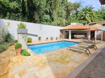 Casa · 400m² · 4 Quartos · 4 Vagas · Linda casa com piscina localizada próximo ao quartel, no Bairro Garcia!