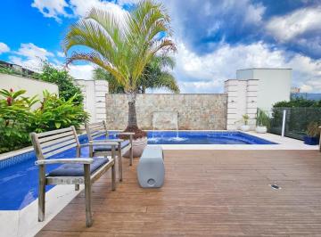 Casa · 326m² · 4 Quartos · 3 Vagas · Uma casa em condomínio pensada para quem valoriza espaço, privacidade e bem-estar apenas 1km da Vila