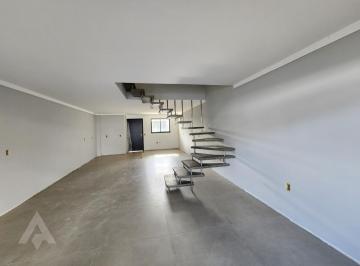 Casa · 150m² · 3 Quartos · 1 Vaga · Ótimo Sobrado com PISCINA à venda, no Bairro Velha!