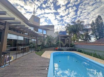 Casa · 300m² · 3 Quartos · 4 Vagas · Casa ampla com 3 dormitórios sendo 1 suíte  em São José.