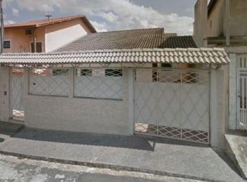 Casa · 260m² · 4 Quartos · 6 Vagas · Casa de Rua em Vila Trabalhista - Guarulhos, SP
