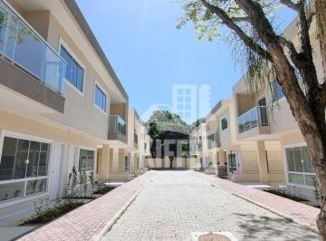 Casa com 3 suítes à venda próxima à Praia de Itaipu · Casa de 3 Quartos e 3 Suítes no Maravista com 118m²