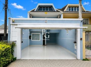 Casa · 179m² · 3 Quartos · 3 Vagas · Sobrado Triplex com 179m² e amplo espaço de terreno - 3 Dormitórios sendo 1 suíte - Amplo espaço de
