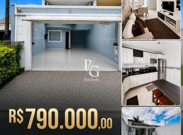 Casa · 179m² · 3 Quartos · 3 Vagas · Sobrado Triplex com 179m² e amplo espaço de terreno - 3 Dormitórios sendo 1 suíte - Amplo espaço de 