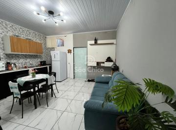 Casa · 1 Quarto · 1 Vaga · Kitnet com quintal compartilhado