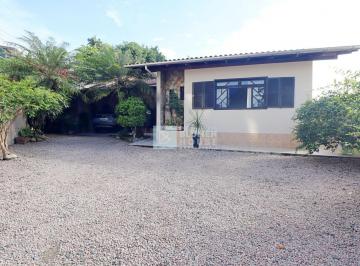 Casa · 3 Quartos · 2 Vagas · Casa térrea semi mobiliada no bairro Fortaleza!