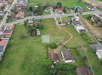 Terreno · Amplo terreno localizado no bairro Estrada das Areias, Indaial!