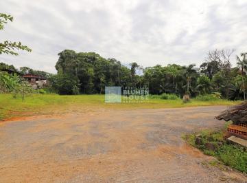 Terreno · Amplo terreno plano com fácil acesso para a BR 470, no bairro Salto do Norte!
