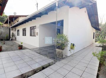 Casa · 200m² · 4 Quartos · 4 Vagas · Casa térrea no bairro Badendurt, em rua tranquila e sem saída!