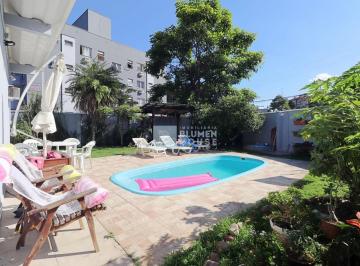 Casa · 132m² · 3 Quartos · 2 Vagas · Ampla casa com piscina no bairro Itoupava Norte!