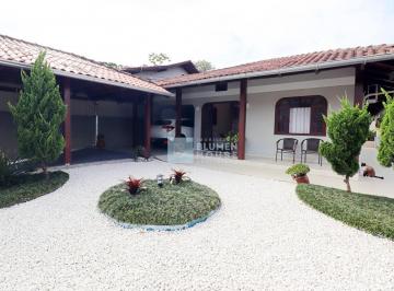 Casa · 135m² · 3 Quartos · 2 Vagas · Ampla casa térrea no bairro Fortaleza!