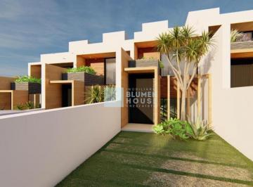 Casa · 112m² · 2 Quartos · 2 Vagas · Amplo sobrado Triplex no bairro Itoupavazinha!