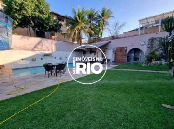 Casa · 720m² · 7 Quartos · 4 Vagas · Casa Duplex na Barra da Tijuca à Venda