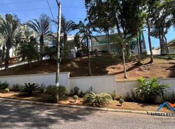 Casa · 900m² · 6 Quartos · 7 Vagas · Seu Novo Lar em Arujá: Conforto e Lazer em Condomínio Fechado
