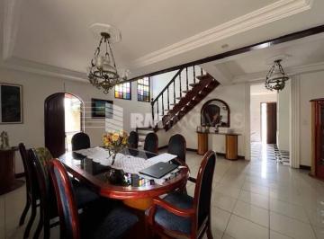 Casa · 408m² · 4 Quartos · 4 Vagas · Casa bem localizada para fins residencial ou comercial