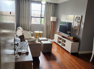 Sala de estar · Apartamento à Venda | 2 Quartos (1 Suíte) | 72 m² – Rio Vermelho, Salvador/BA
