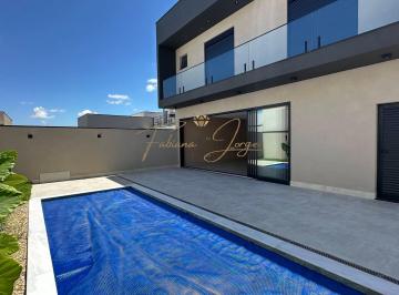 Casa · 267m² · 3 Quartos · 4 Vagas · Moderna e Impecável! Casa com 3 Suítes, Piscina e Planejados na Vila do Sol